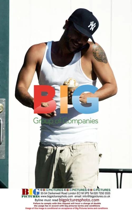 Kevin Federline Stops for Coffee in Malibu