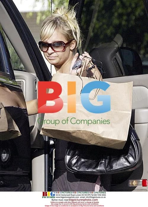 Nicole Richie Goes Shopping in Malibu