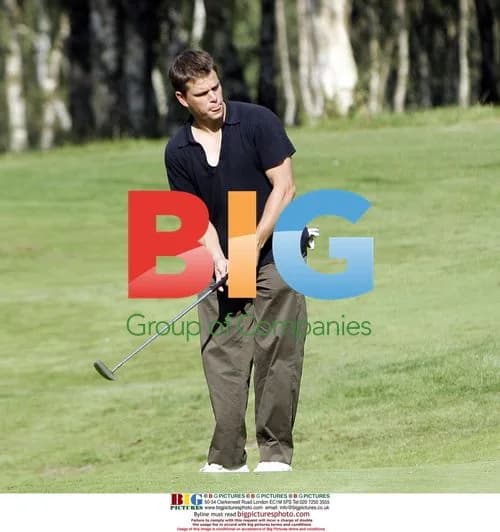 Matt Damon playing golf in Deauville