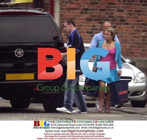 Wayne Rooney and Girlfriend Coleen Shopping