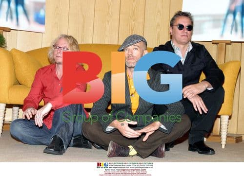 R.E.M. Promotes New Album in Madrid