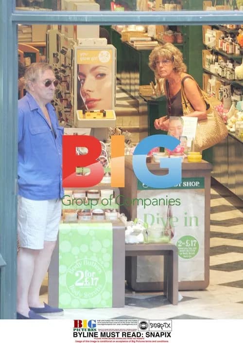 Sue Nicholls and Mark Eden shopping