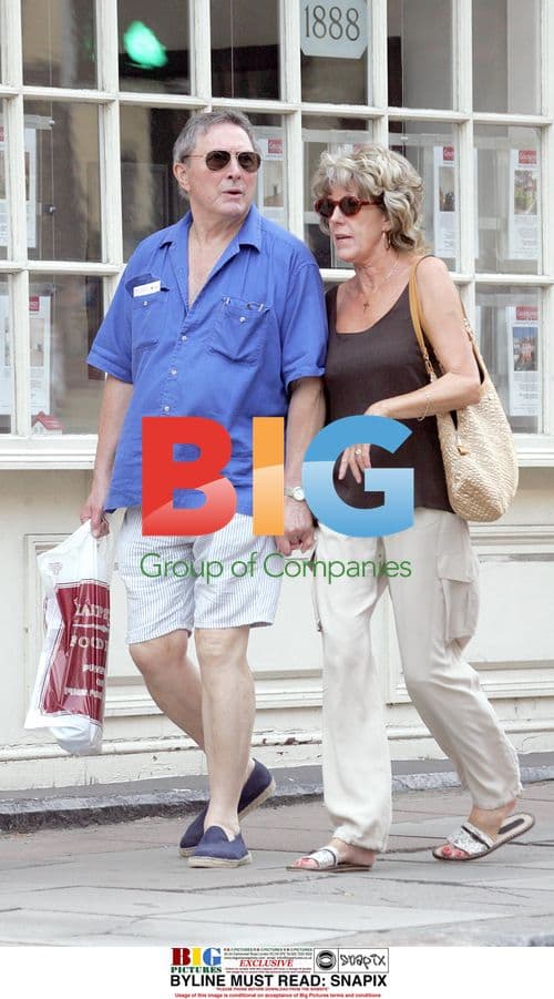 Sue Nicholls and Mark Eden Out Shopping