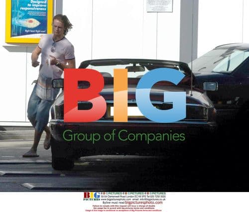 Lucy Benjamin and Boyfriend at Cafe