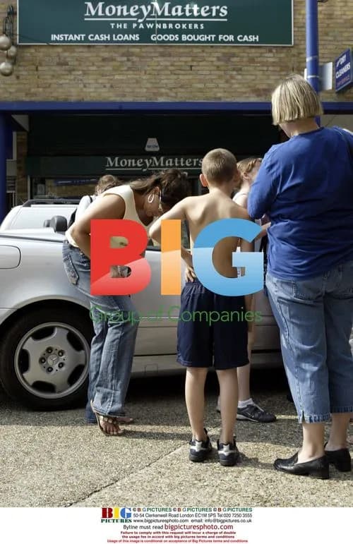 Jade Goody Shops at Local Market