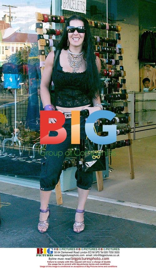 Chyna Shopping with Friends in Hollywood