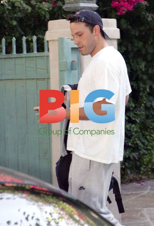 Ben Affleck and Debra Messing Gym Encounter