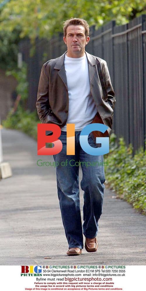 Bradley Walsh Leaving Coronation Street Set