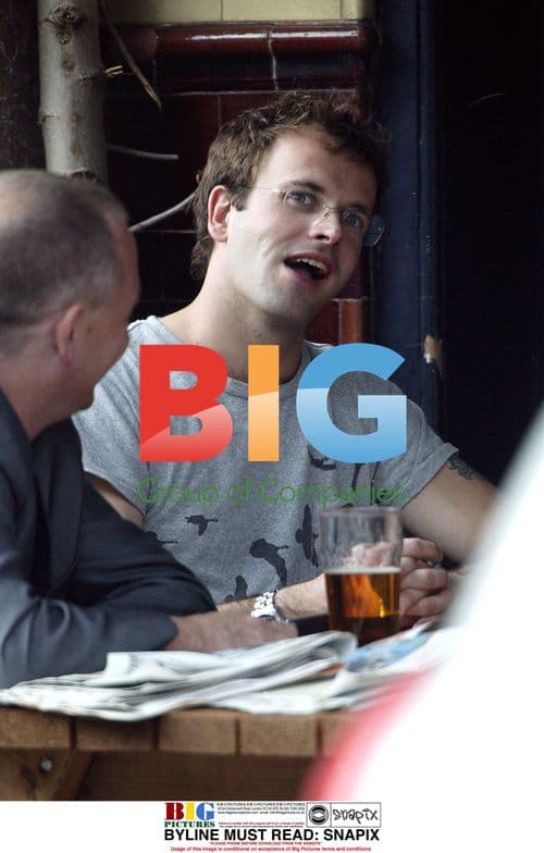 Johnny Lee Miller Visiting Local Pub