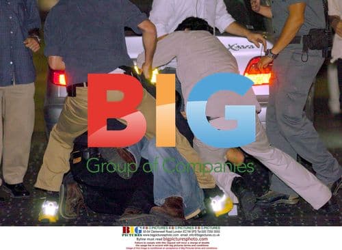 Madonna & Guy Ritchie Confront Paparazzi in Tel Aviv