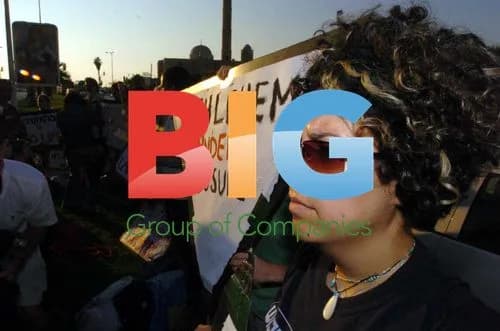 Pro-Palestinian protest at Madonna's Kabbalah event