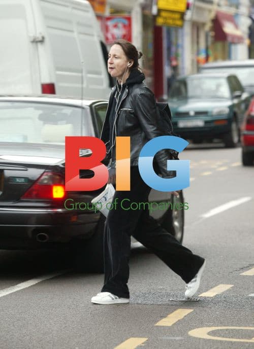 Céline Dion Arrives at Paris Fashion Week