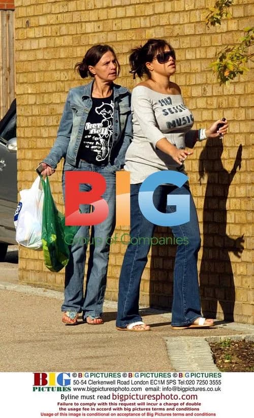 Jade Goody and Mum Shopping After Hospital Visit