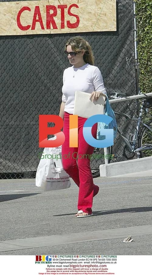 Kelly Brook Shopping in Hollywood