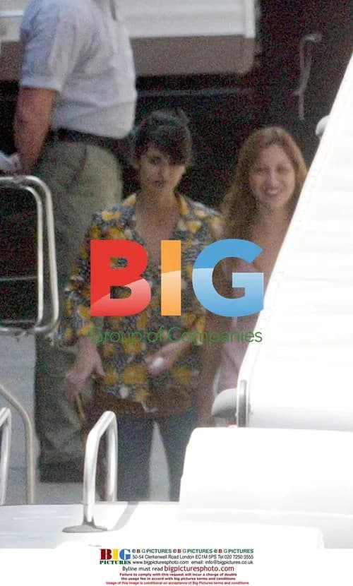 Penelope Cruz on set of "Bandidas"