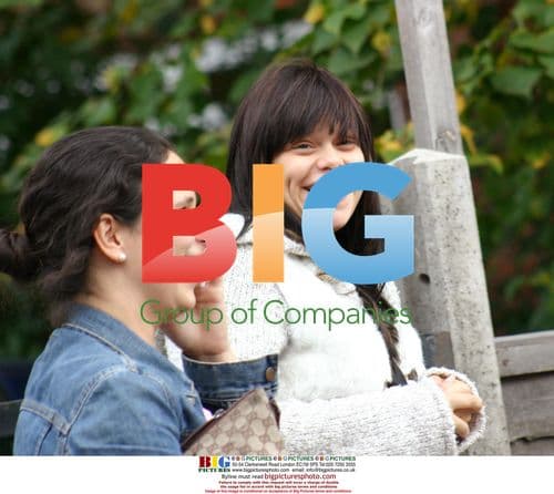 Jade Goody Heads to Pub with Friends