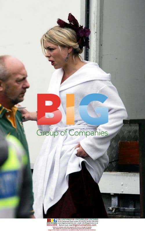 Billie Piper on Doctor Who set