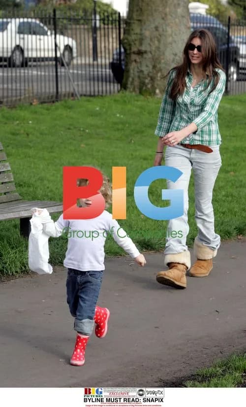 Jools Oliver with Daughters at Park