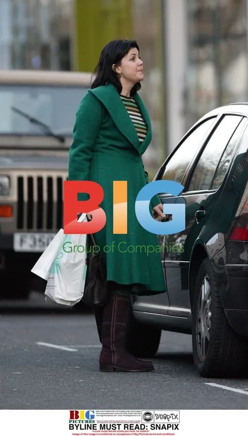 Kirsty and Trinny Shop the Sales