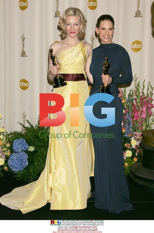 Cate Blanchett and Hilary Swank at 77th Oscars
