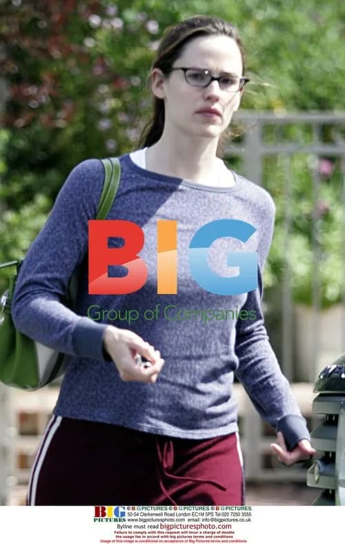 Jennifer Garner on Los Angeles street