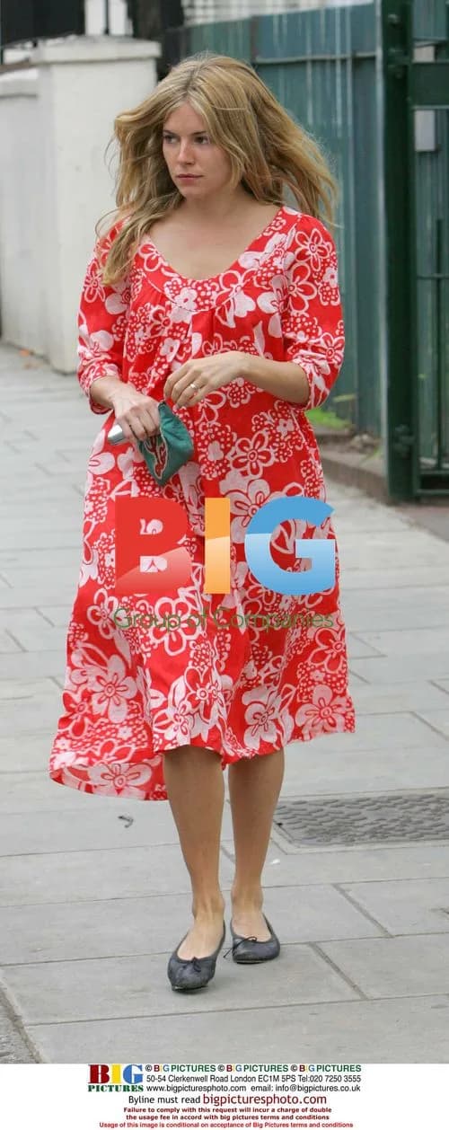 Sienna Miller Shopping