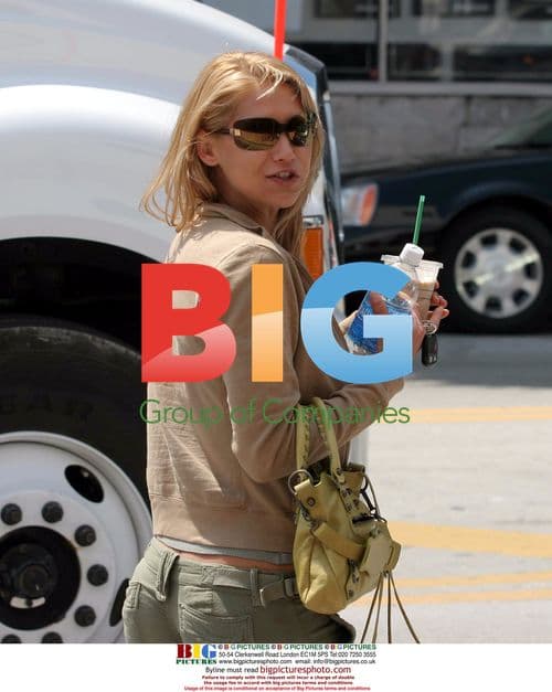 Anna Kournikova Spotted in Miami