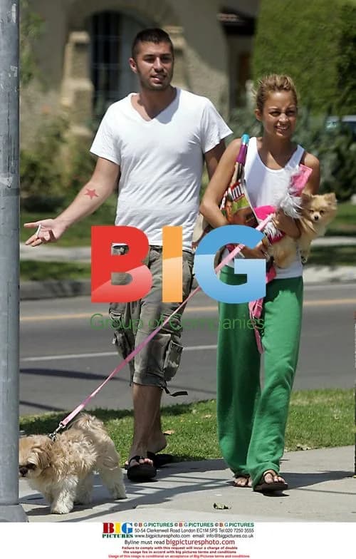 Nicole Richie Hands Full in LA