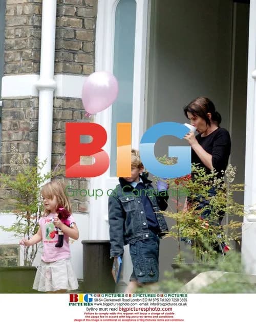 Jude Law Picks Up Kids from Sadie Frost's Home