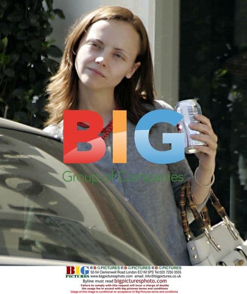 Christina Ricci goes shopping with fiancee
