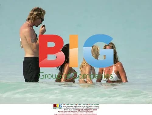 Rachel Hunter Mixes Business with Pleasure