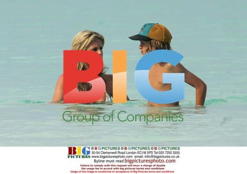 Rachel Hunter's Family Beach Day