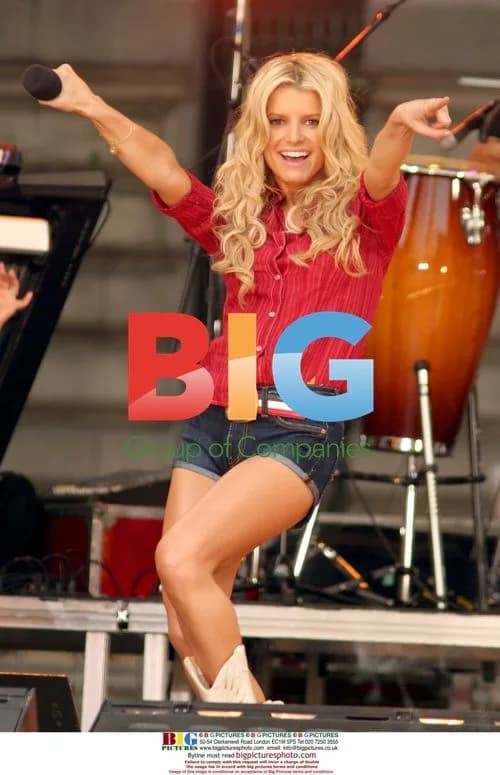 Jessica Simpson Performs in Bryant Park