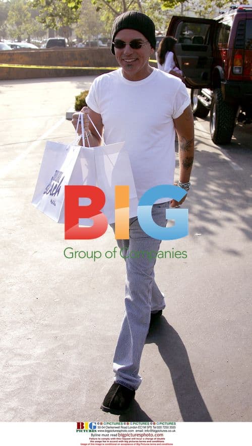 Billy Bob Thornton shopping with ex-wife and new girlfriend