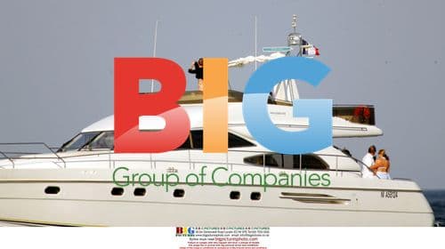 Duchess of York with Daughters on Beach