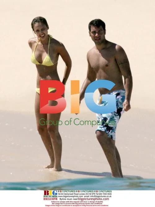 Jessica Alba Enjoys Beach in Mexico