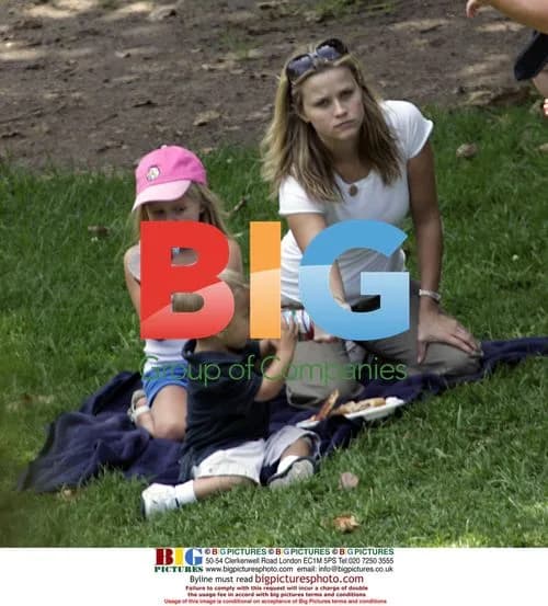 Reese Witherspoon and Family Enjoy Picnic in Park