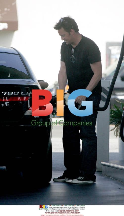 Matthew Perry Dances at Gas Station