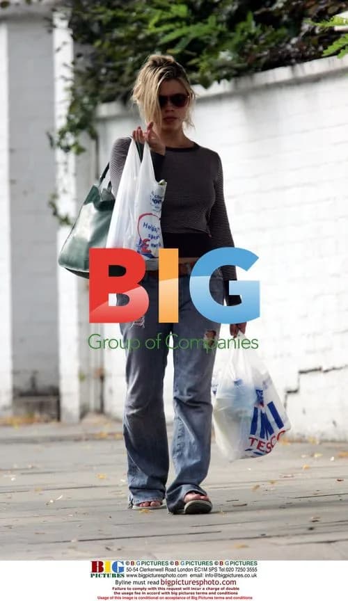 Billie Piper leaving Tesco in London