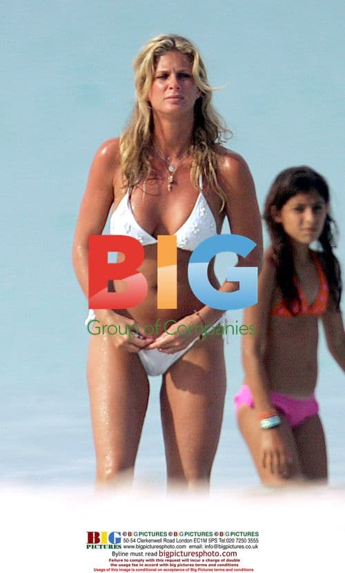 Rachel Hunter and Family Beach Photoshoot