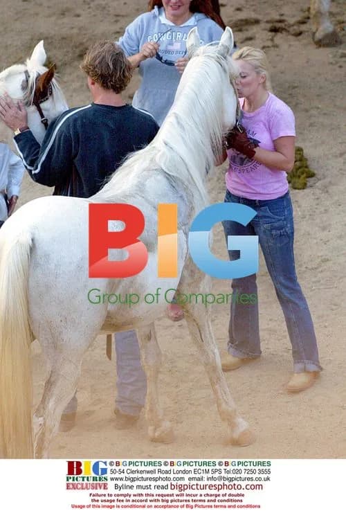 Ex-Spice Girl Geri Halliwell Struggles to Mount Horse