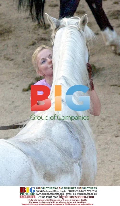 Geri Halliwell Struggles with Horse