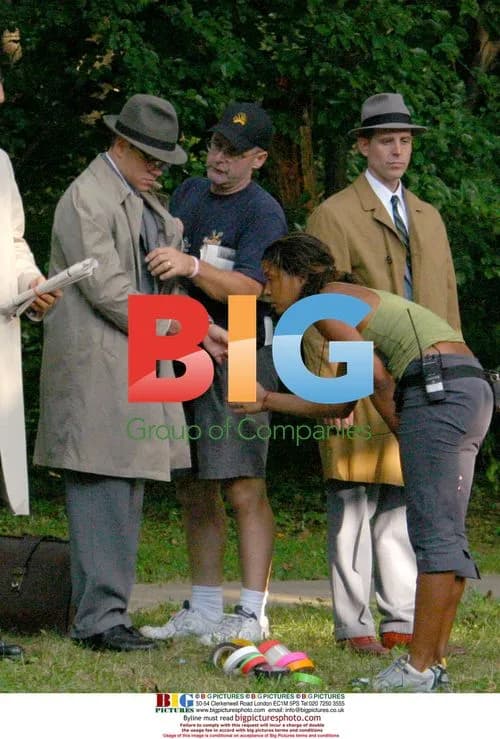 Matt Damon and Robert De Niro on set of The Good Shepherd