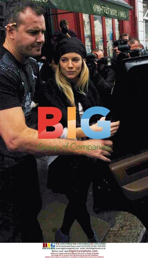 Sienna Miller Shopping in Notting Hill