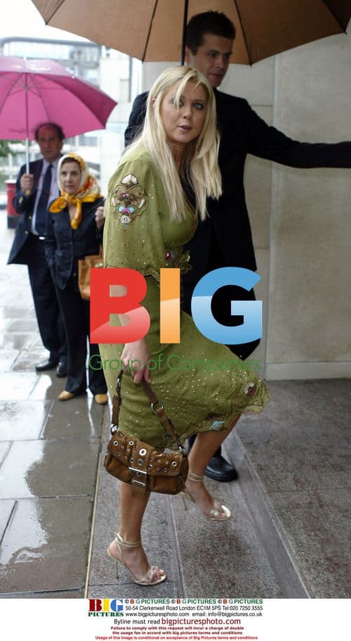 Tara Reid Arrives at Hotel in London