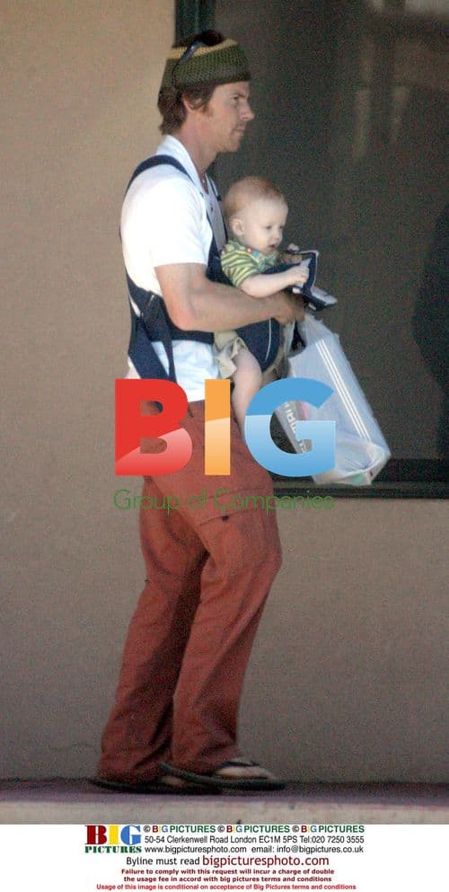 Julia Roberts meets friend for lunch in Taos