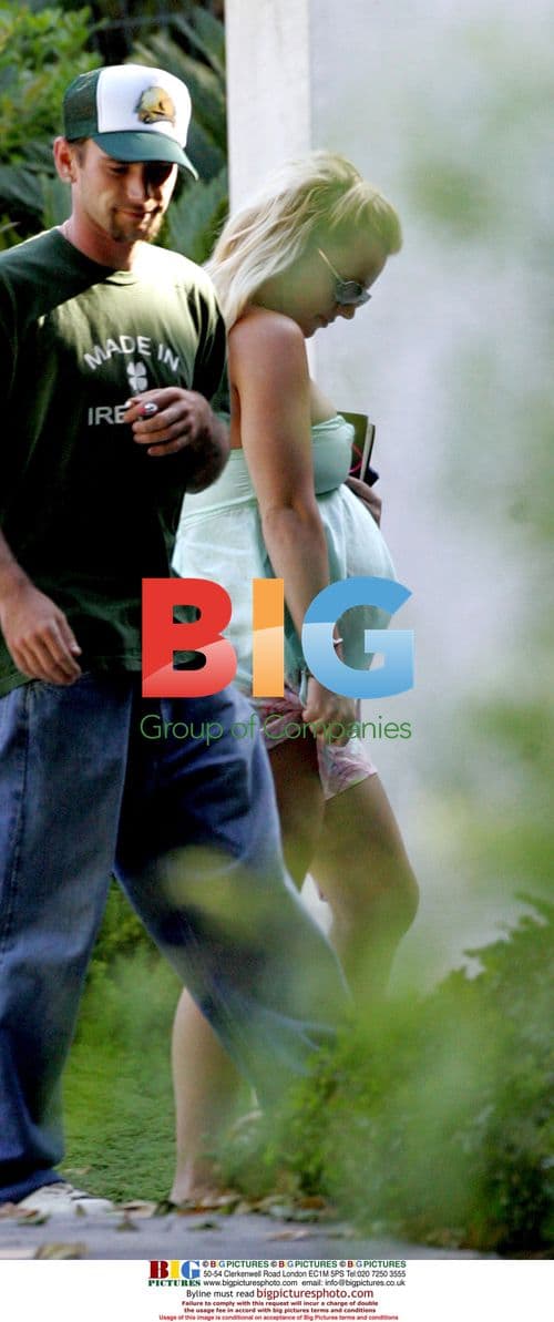 Pregnant Britney Spears Arrives at Recording Studio