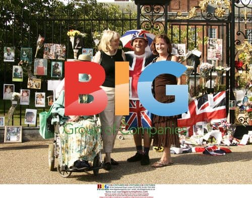 Flowers at Kensington Palace for Princess Diana
