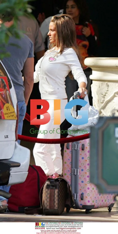 Jordan and Peter Andre Leave Las Vegas Hotel