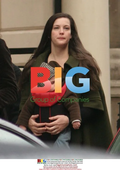 Liv Tyler and Family Do Bond St. Window Shopping